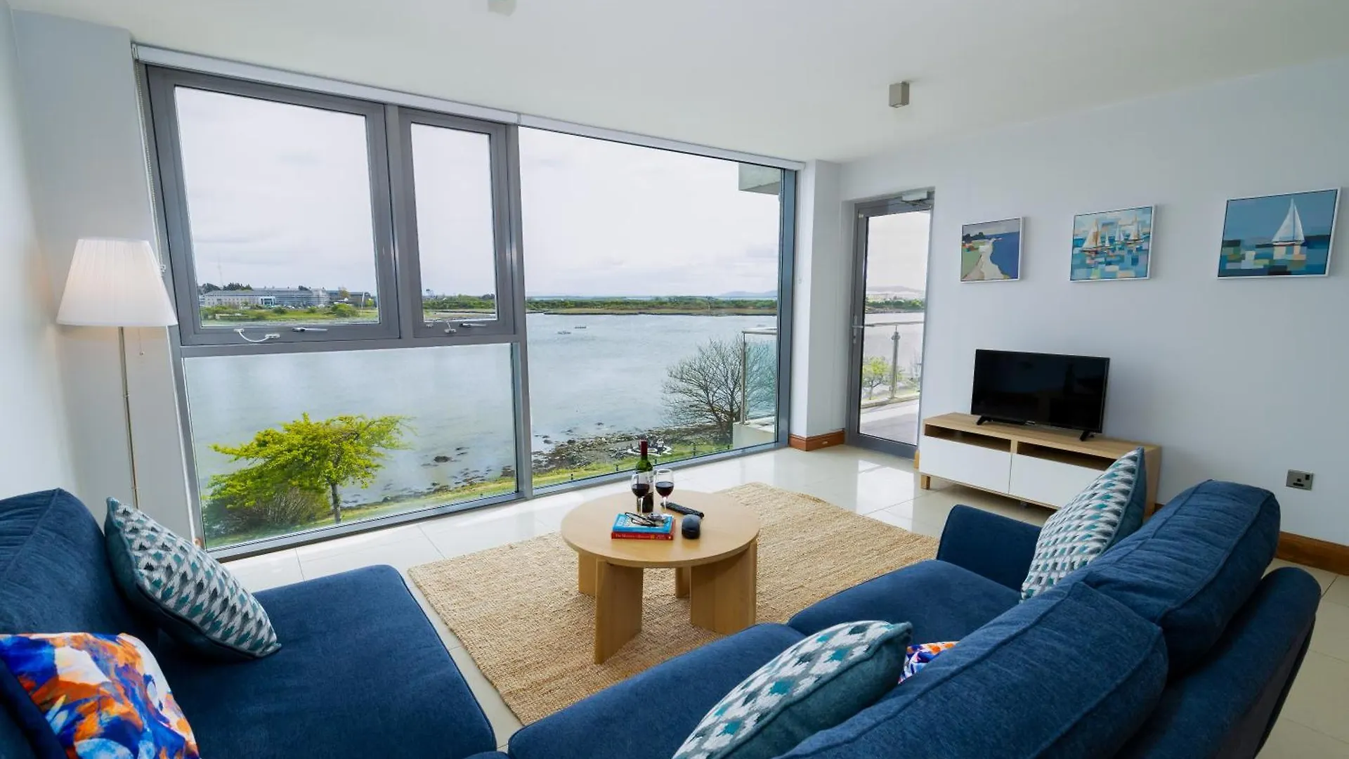 Tur An Tsaile - Galway Lakeside Apartments
