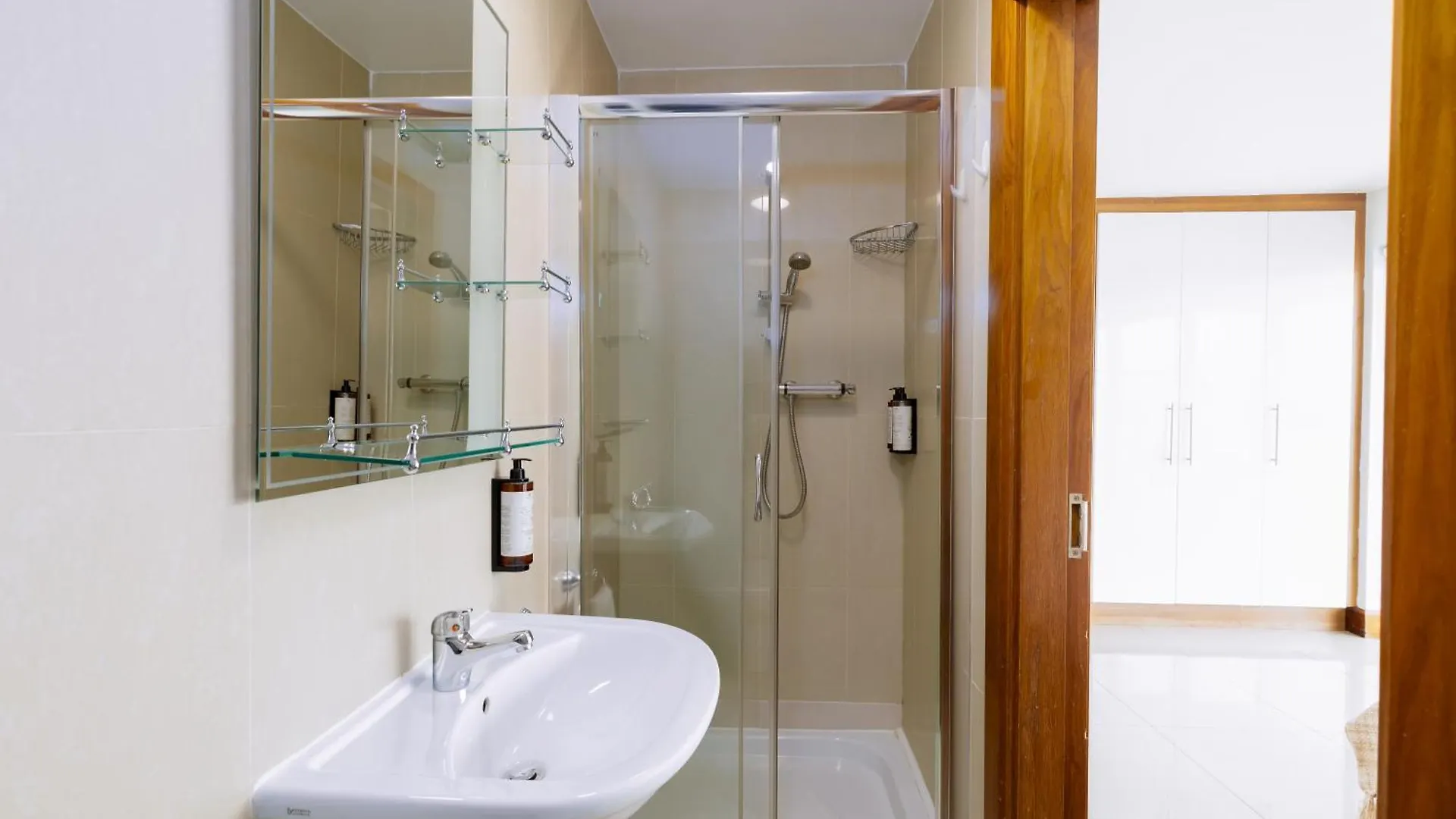 Tur An Tsaile - Galway Lakeside Apartments