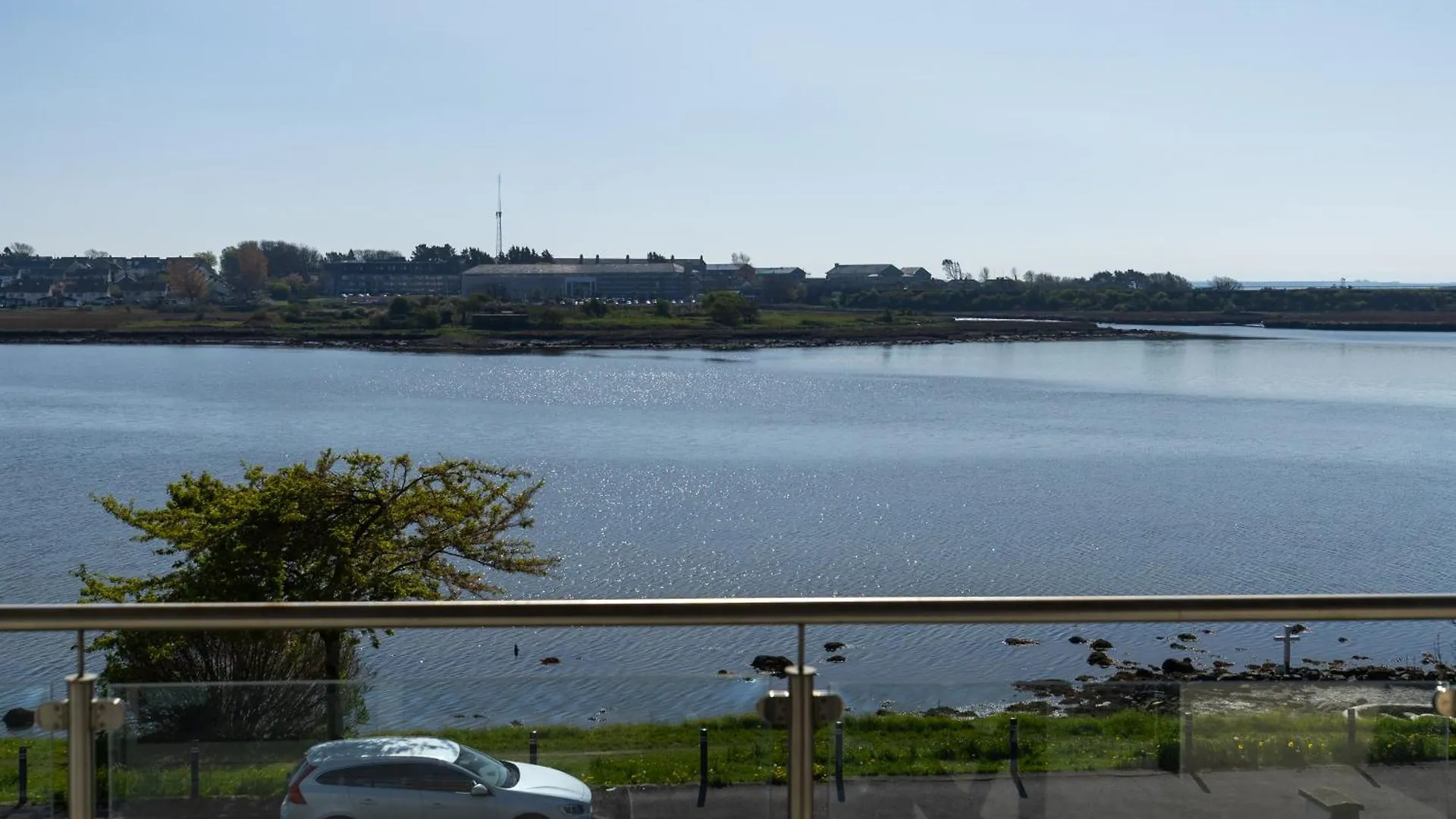 Tur An Tsaile - Galway Lakeside Apartments